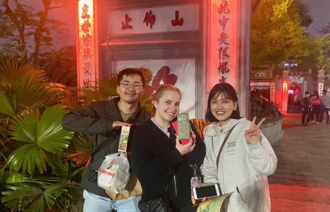 Hà Nội về đêm trong mắt du khách quốc tế