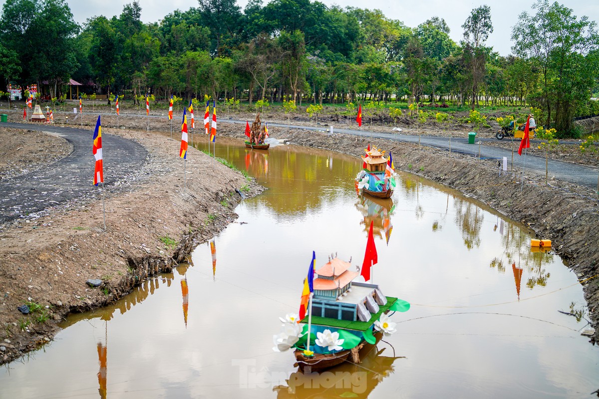 Khám phá 'con đường Phật giáo' trong khu đại lễ Vesak 2025 ở Việt Nam ảnh 7
