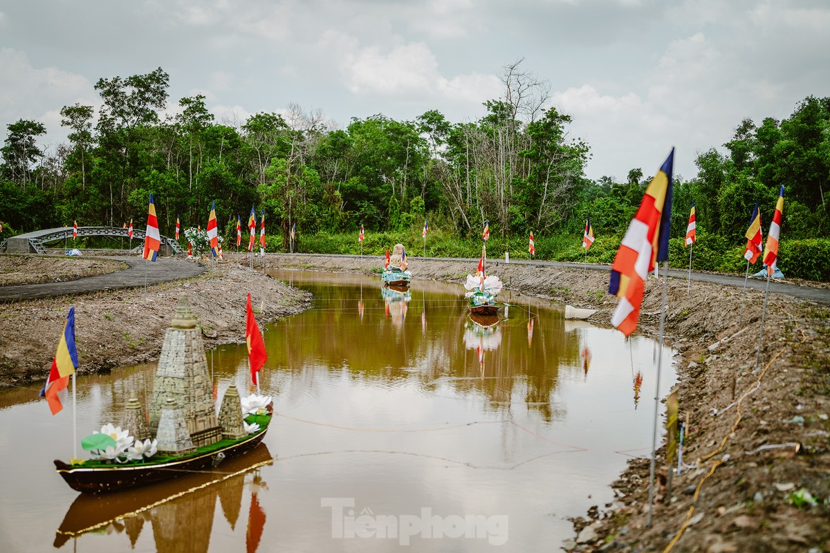 Khám phá 'con đường Phật giáo' trong khu đại lễ Vesak 2025 ở Việt Nam ảnh 17