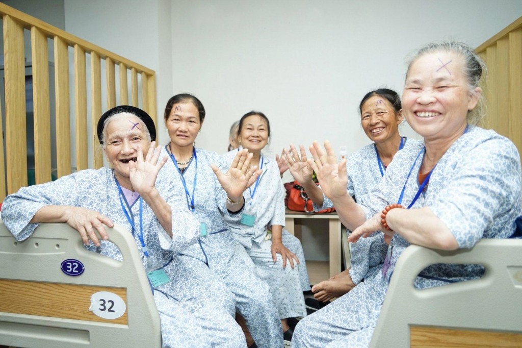 Tháng 5 rực rỡ: Giảm mạnh chi phí phẫu thuật mắt công nghệ cao