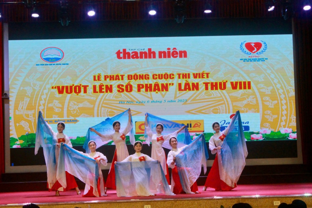 Tiết mục văn nghệ tại chương trình