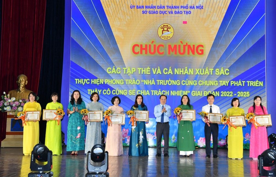 Trách nhiệm nhà giáo trên hành trình sẻ chia, nâng tầm giáo dục