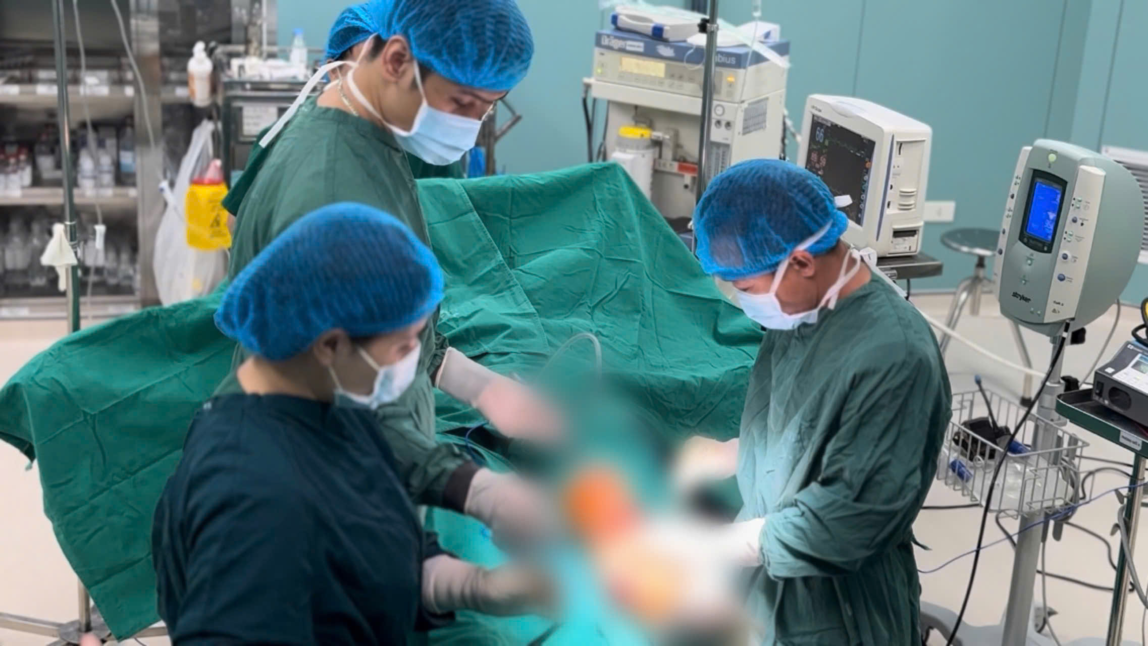 “Cứu” đôi chân dập nát cho bệnh nhân sau tai nạn kinh hoàng