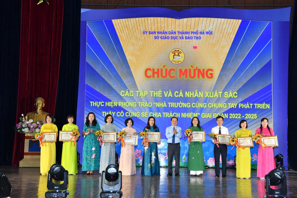 Trách nhiệm nhà giáo trên hành trình sẻ chia, nâng tầm giáo dục