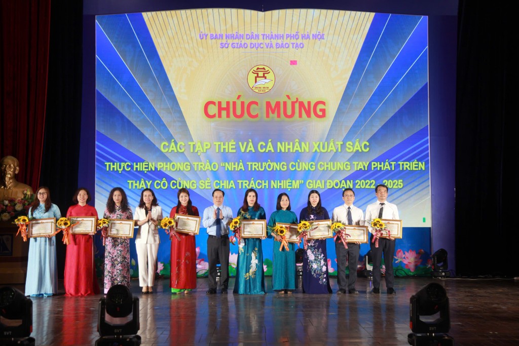 Trách nhiệm nhà giáo trên hành trình sẻ chia, nâng tầm giáo dục