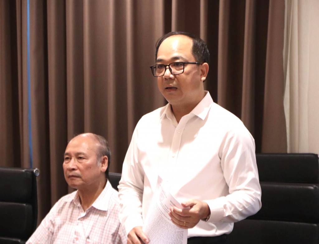 Nhà báo Nguyễn Mạnh Hưng, Tổng Biên tập báo Tuổi trẻ Thủ đô phát biểu tại hội nghị