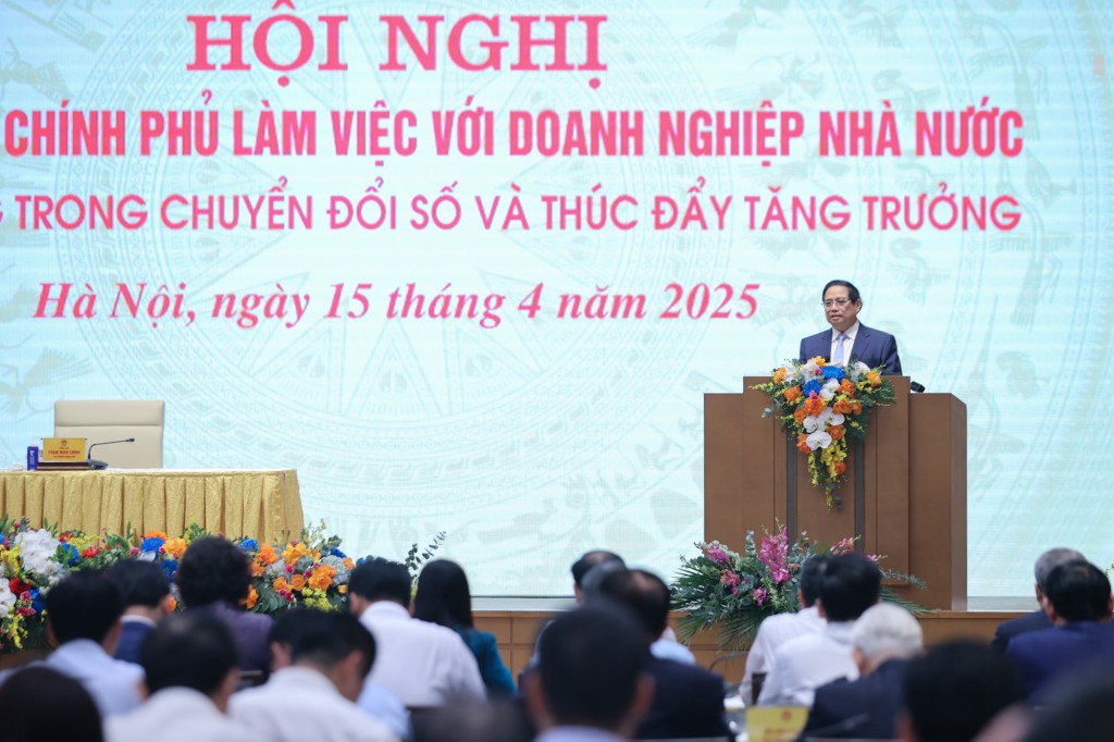 Thủ tướng Chính phủ Phạm Minh Chính chủ trì Hội nghị Thủ tướng Chính phủ làm việc với doanh nghiệp nhà nước tiên phong trong chuyển đổi số và thúc đẩy tăng trưởng - Ảnh: VGP/Nhật Bắc