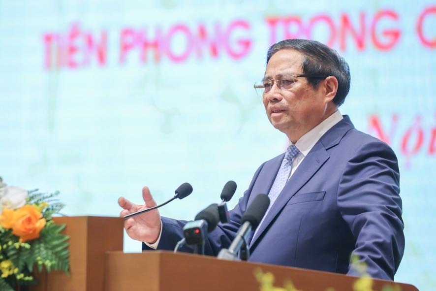 Thủ tướng yêu cầu doanh nghiệp nhà nước phải xông pha hơn nữa, tiên phong chuyển đổi số và thúc đẩy tăng trưởng - Ảnh: VGP/Nhật Bắc