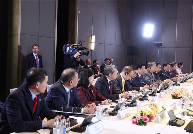 Tổng Bí thư Tô Lâm hội kiến Chủ tịch Hạ viện Kazakhstan kiêm Chủ tịch Đảng Amanat