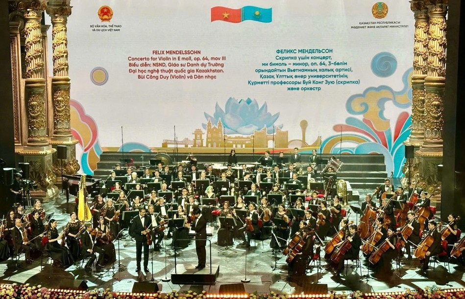 Ấn tượng chương trình hòa nhạc hữu nghị Việt Nam - Kazakhstan