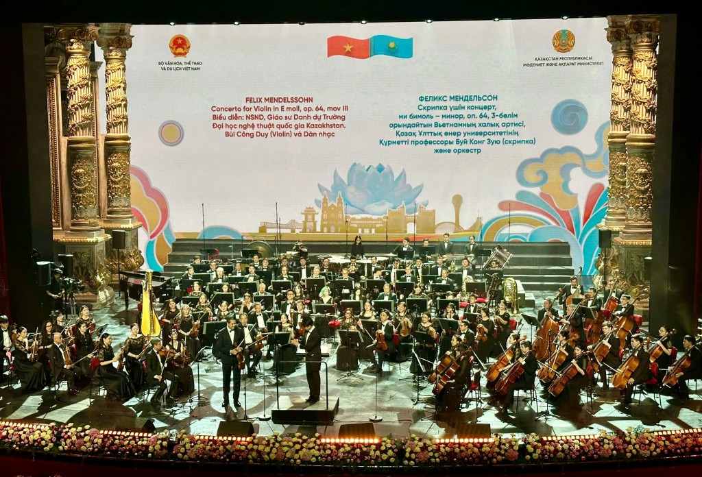 Ấn tượng chương trình hòa nhạc hữu nghị Việt Nam - Kazakhstan
