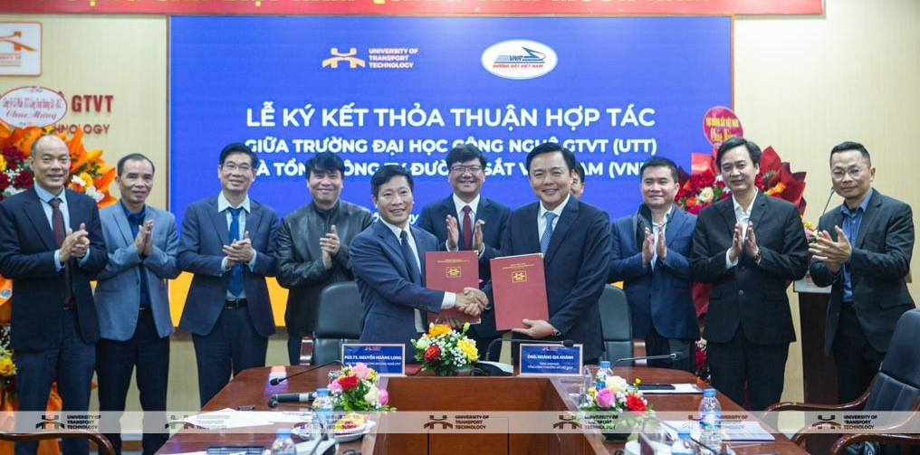 Lễ ký kết hợp tác với Tổng công ty ĐS Việt Nam (VNR)