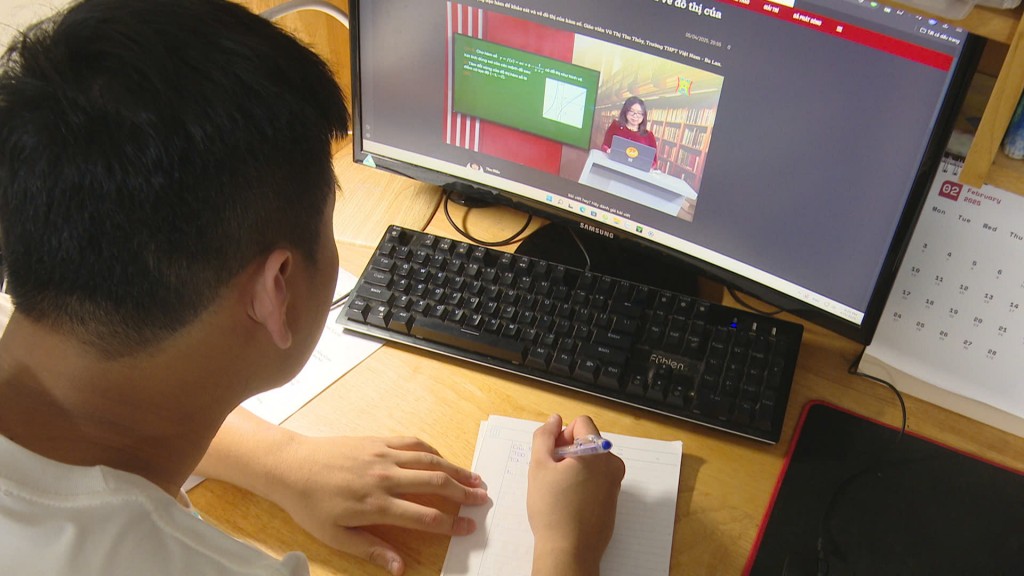 Nhiều giáo viên cho rằng, tình trạng học sinh học vẹt, học thuộc văn mẫu là hệ quả của tư duy học để thi, không phải học để hiểu