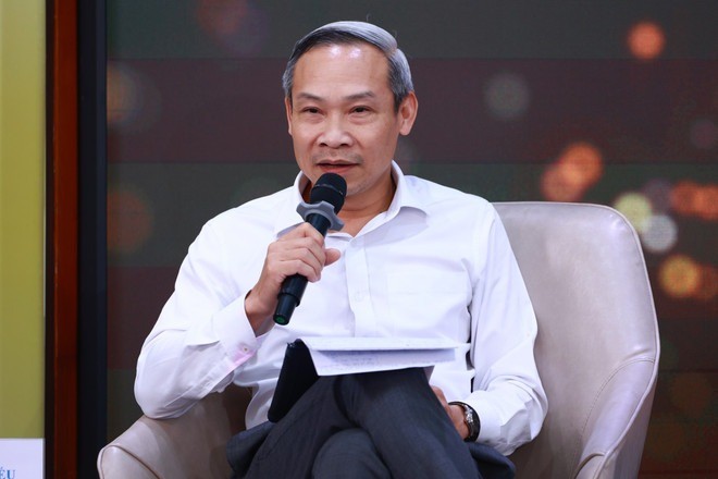 Đại biểu Phan Đức Hiếu nhấn mạnh Nghị quyết tập trung vào những giải pháp cụ thể là hoàn thiện hệ thống pháp luật với việc xóa bỏ các rào cản về thể chế, tạo môi trường kinh doanh bình đẳng, minh bạch và cạnh tranh.