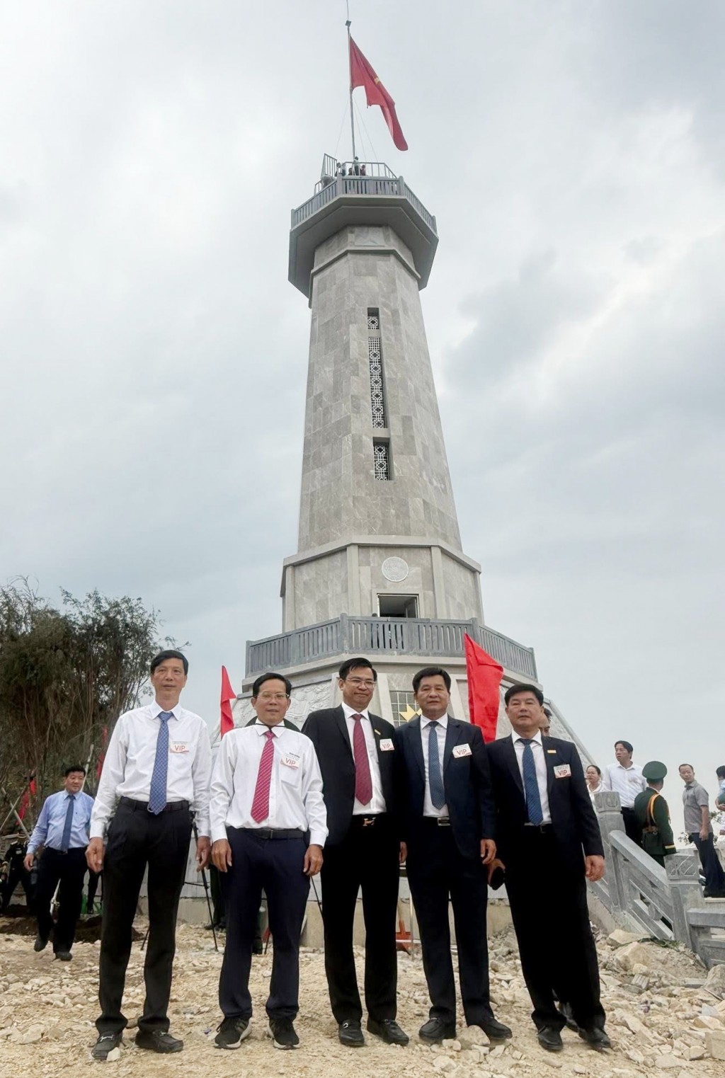 Các đại biểu tại buổi lễ khánh thành