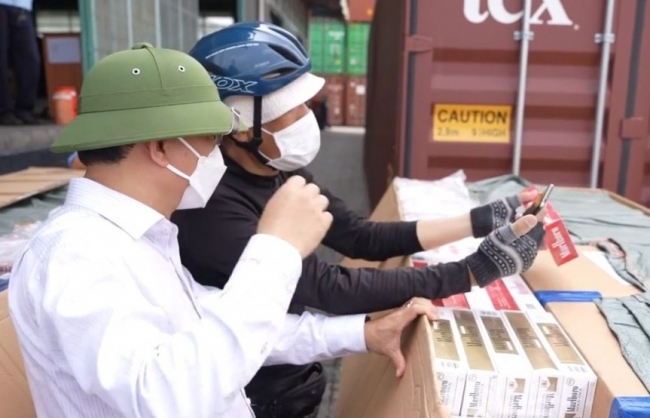 Gần 400.000 bao thuốc lá lậu trong container hàng xuất sang Australia