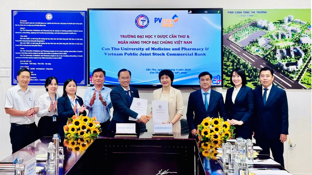 PVcomBank ký kết thỏa thuận hợp tác với Trường Đại học Y Dược Cần Thơ