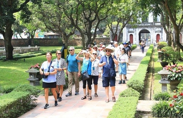 Xây dựng môi trường du lịch an ninh, an toàn, thân thiện, văn minh