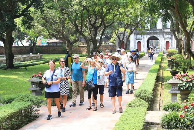 Xây dựng môi trường du lịch an ninh, an toàn, thân thiện, văn minh
