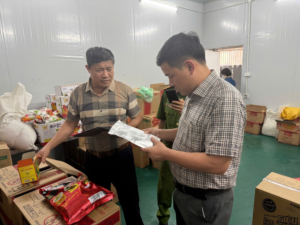 Tạm dừng hoạt động cơ sở sản xuất giò chả vi phạm ATTP