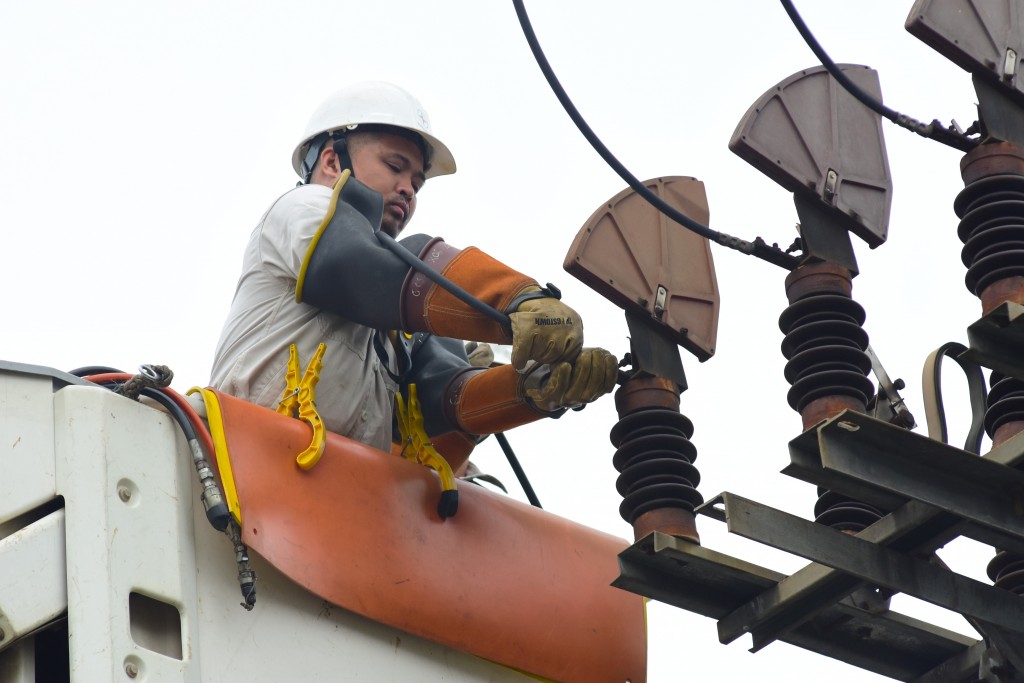 Đội sửa chữa điện nóng Hotline - những chiến binh thầm lặng của EVNHANOI