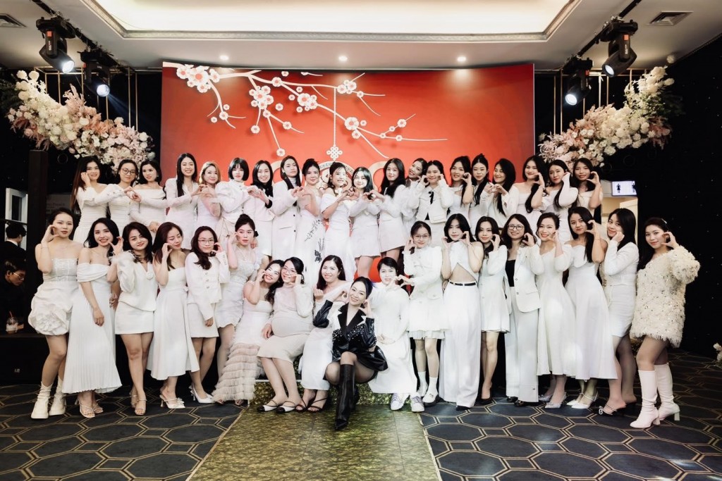 Đội ngũ nhân viên của Thương Nguyễn Eyebrows Beauty
