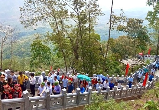 Đông đảo người dân
