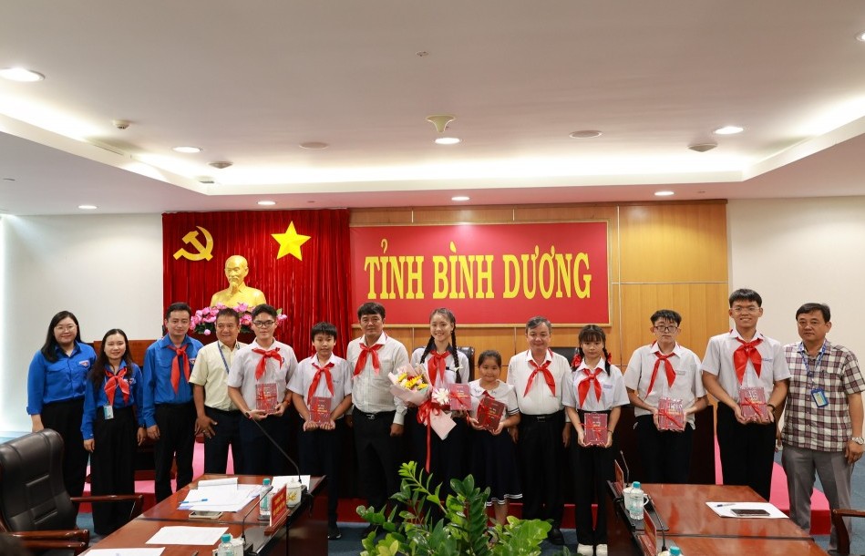 Bình Dương chúc mừng đại biểu dự Đại hội Cháu ngoan Bác Hồ