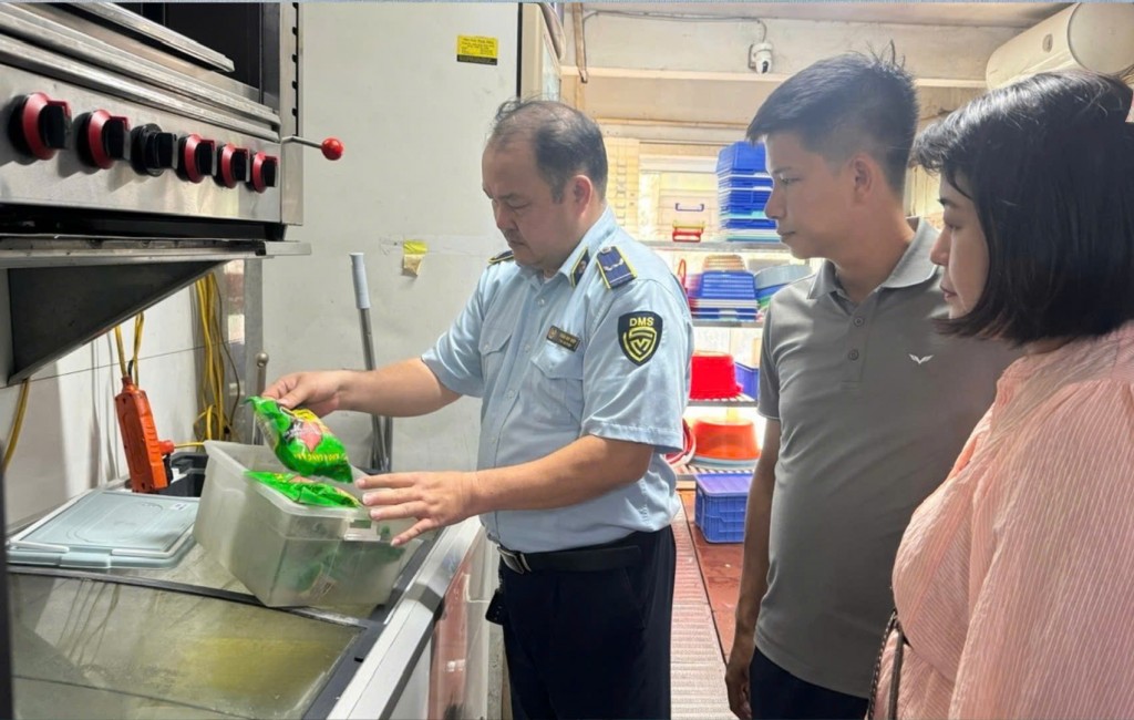 Chủ quán xin lỗi vì lòng xe điếu dài 40m chỉ là 
