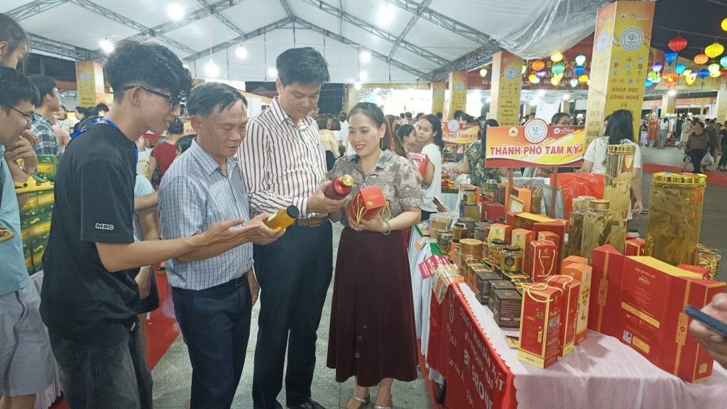Tuần lễ Khởi nghiệp sáng tạo tỉnh Quảng Nam lần thứ Sáu - TechFest Quang Nam 2025 sẽ diễn ra từ ngày 20 – 22/6 tại Trung tâm Văn hóa Thể thao tỉnh Quảng Nam.