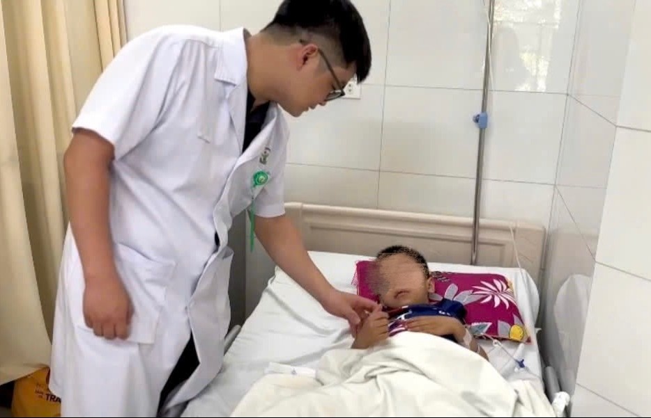 Mới chớm hè, gia tăng tai nạn do máy ép nước mía, hoa quả
