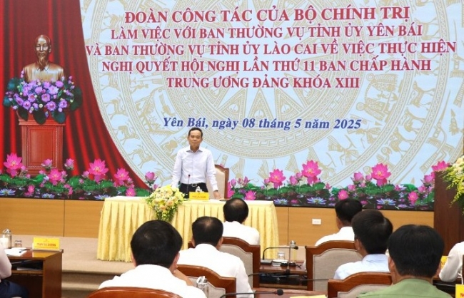 Đoàn công tác Bộ Chính trị làm việc với Ban Thường vụ Tỉnh ủy Lào Cai và Yên Bái