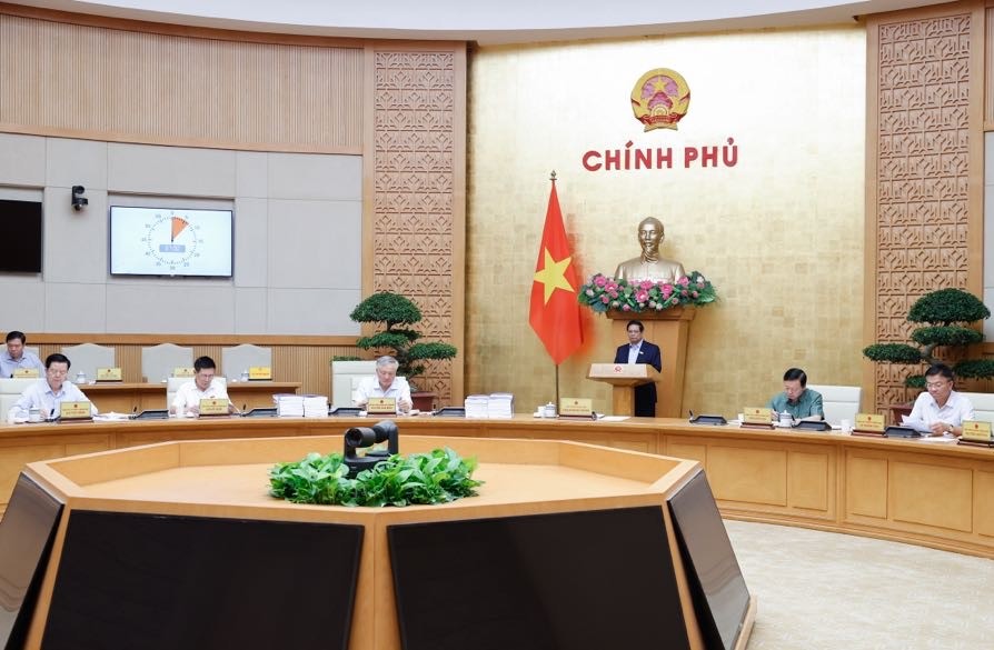 Phiên họp của Chính phủ về việc sắp xếp, tổ chức lại đơn vị hành chính các cấp và xây dựng mô hình tổ chức chính quyền địa phương 2 cấp - Ảnh: VGP/Nhật Bắc