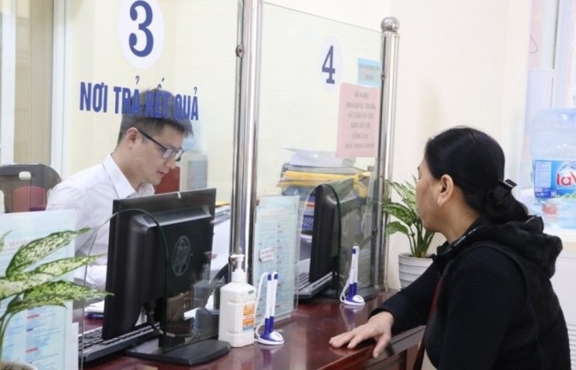 Không yêu cầu công dân xuất trình giấy tờ khi giải quyết TTHC