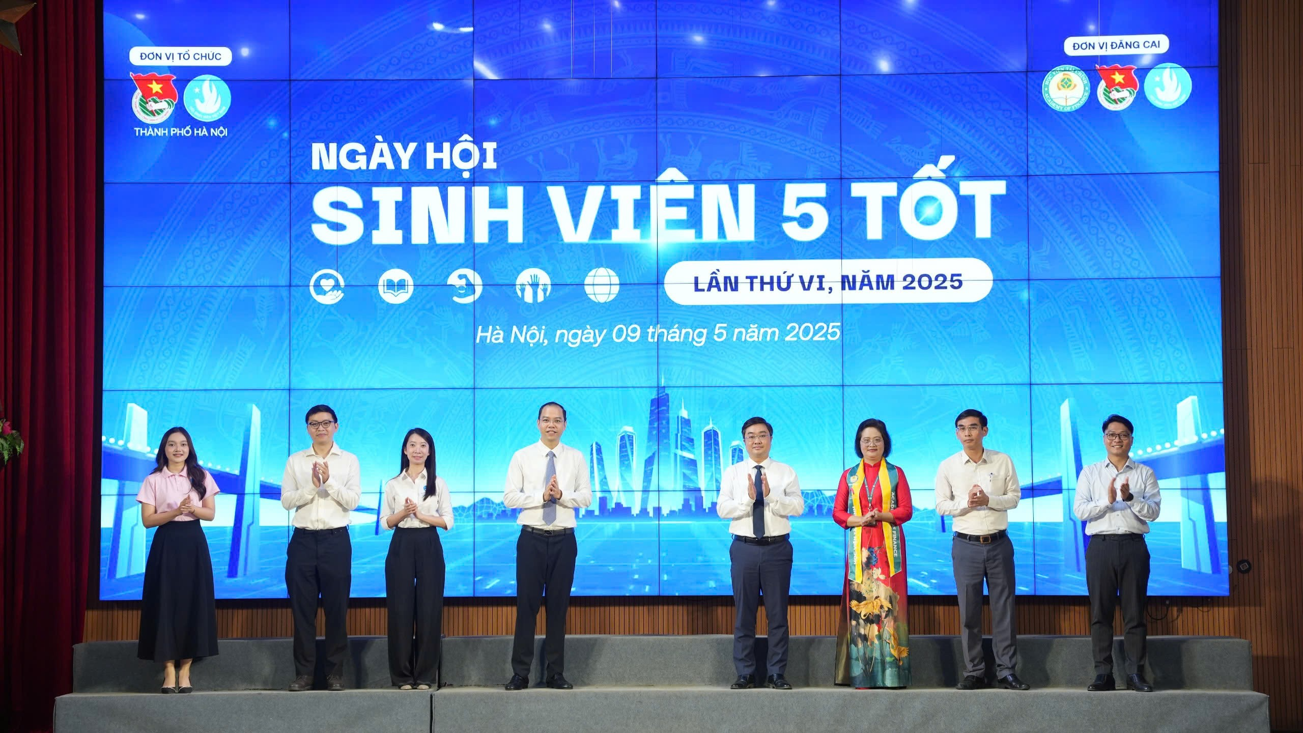 Ban Tổ chức chính thức phát động Ngày hội “Sinh viên 5 tốt” lần thứ VI, năm 2025 đồng thời triển khai chuỗi hoạt động hỗ trợ, kết nối “Sinh viên 5 tốt” sau tuyên dương. Ban Tổ chức chính thức phát động Ngày hội “Sinh viên 5 tốt” lần thứ VI, năm 2025 đồng thời triển khai chuỗi hoạt động hỗ trợ, kết nối “Sinh viên 5 tốt” sau tuyên dương.