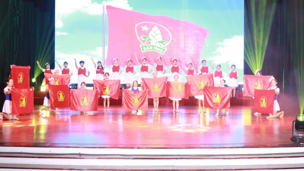 Tiết mục văn nghệ của các em thiếu nhi tại chương trình 