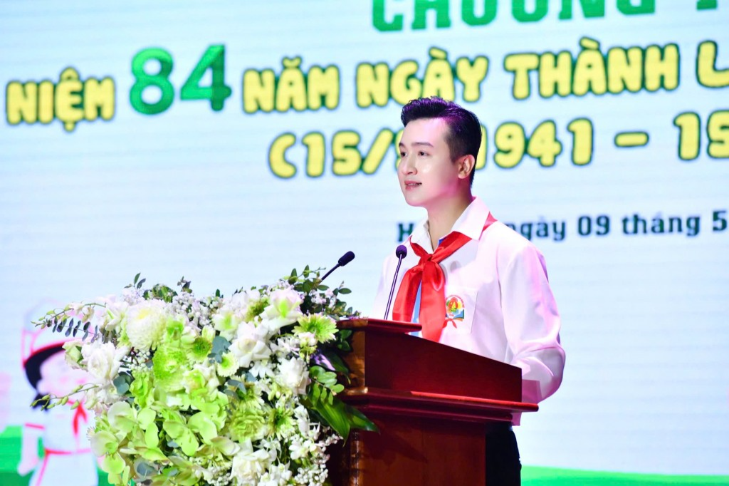 Phó Bí thư Thành đoàn, Chủ tịch Hội đồng Đội thành phố Hà Nội Đào Đức Việt phát biểu tại chương trình