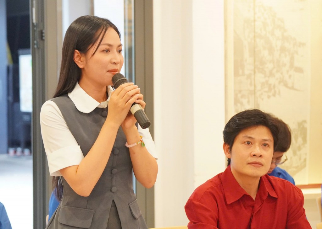 Tuyên dương người sáng tác, hát ca khúc “Viết tiếp câu chuyện hòa bình”