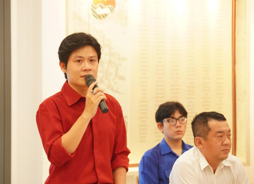 Tuyên dương người sáng tác, hát ca khúc “Viết tiếp câu chuyện hòa bình”