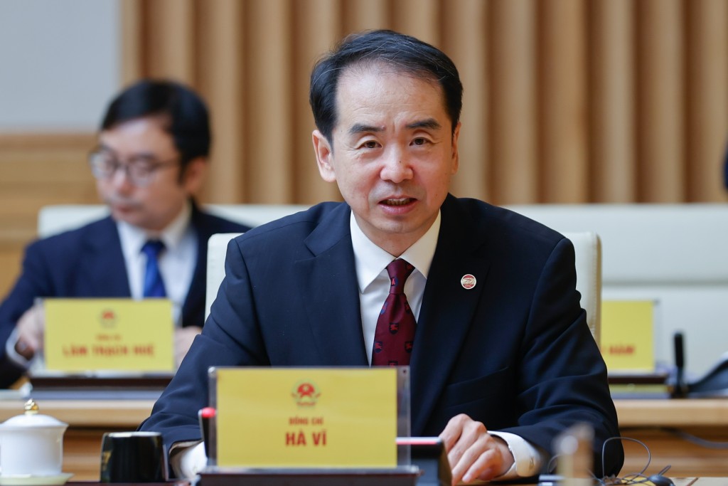 Đại sứ Hà Vĩ khẳng định Chính phủ Trung Quốc sẵn sàng cùng Chính phủ Việt Nam triển khai, cụ thể hóa nhận thức chung giữa Lãnh đạo cấp cao hai Đảng, hai nước - Ảnh: VGP/Nhật Bắc