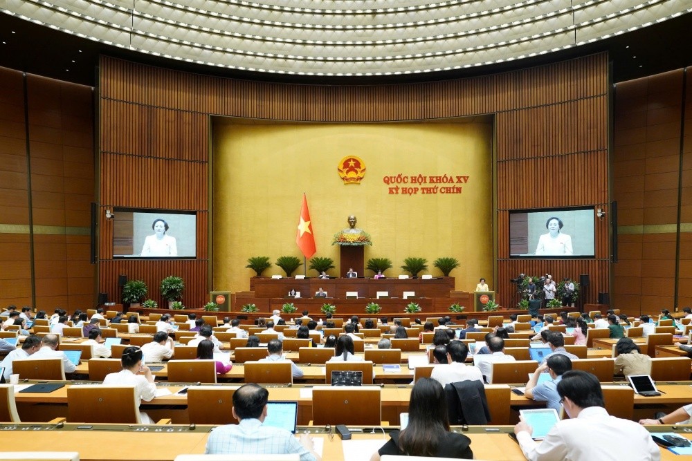 Hoàn thiện cơ chế quản lý, sử dụng cán bộ, xây dựng nền công vụ hiện đại