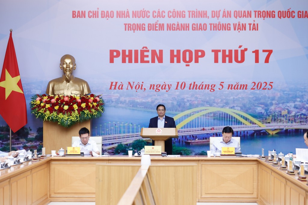 Thủ tướng Phạm Minh Chính, Trưởng Ban Chỉ đạo Nhà nước các công trình, dự án quan trọng quốc gia, trọng điểm ngành giao thông vận tải chủ trì Phiên họp thứ 17 của Ban Chỉ đạo - Ảnh: VGP/Nhật Bắc