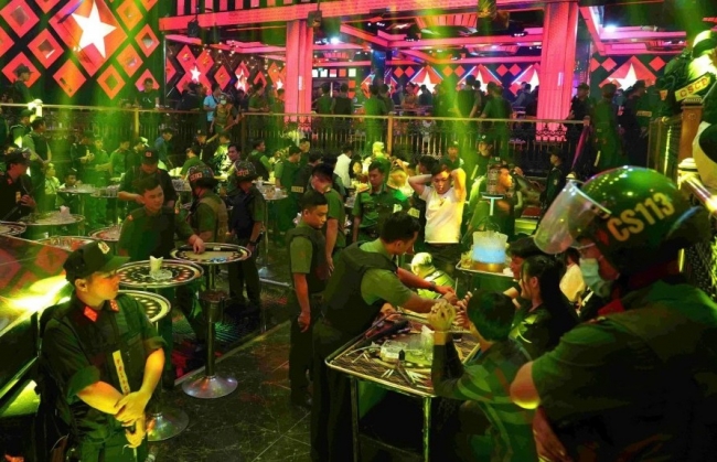 Triệt phá tụ điểm ma túy tại quán bar, bắt giữ 22 đối tượng