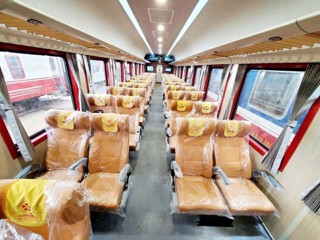 Nôi thất sang trọng và tiện nghi bên trong đoàn tàu Hoa Phượng Đỏ