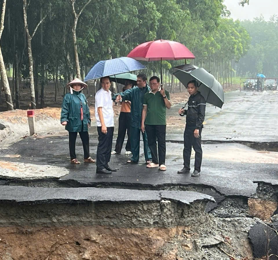 Bình Dương: Sạt lở tại tuyến đường đang sửa chữa ở TP Bến Cát