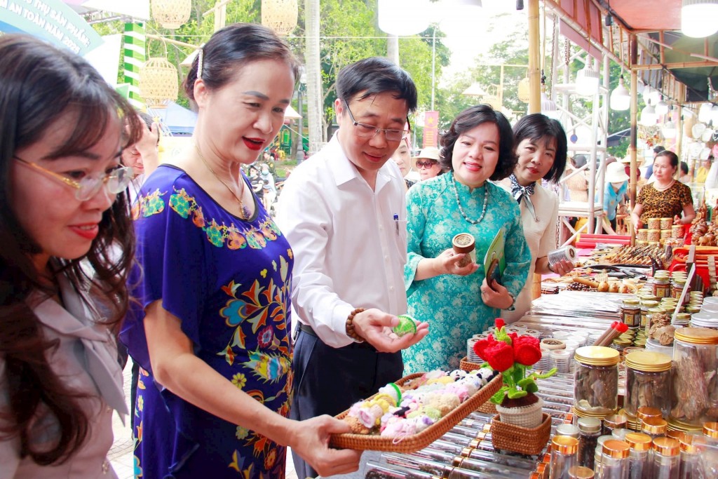 Hơn 500 sản phẩm OCOP đặc sản vùng miền hội tụ tại Hà Nội