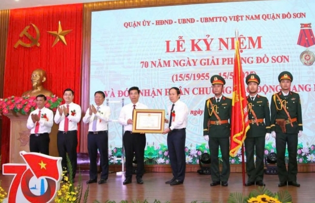 Quận Đồ Sơn vinh dự đón nhận Huân chương Lao động hạng Nhì
