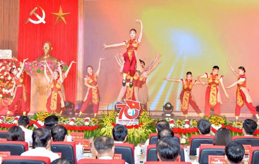 Tiết mục văn nghệ chào mừng
