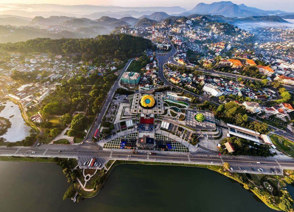 Các tỉnh Lâm Đồng, Bình Thuận và Đắk Nông sẽ hợp nhất thành một tỉnh mới lấy tên gọi là Lâm Đồng, Trung tâm Hành chính - Chính trị đặt tại TP Đà Lạt