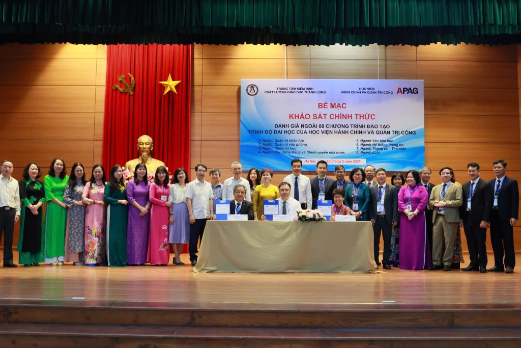 Trung tâm Kiểm định chất lượng giáo dục Thăng Long và Học viện Hành chính và Quản trị công ký kết biên bản hoàn thành đánh giá ngoài